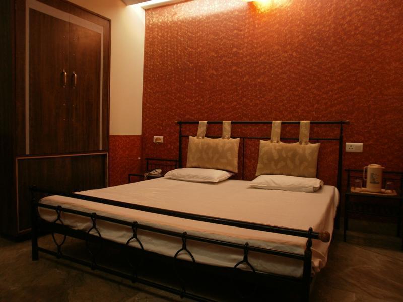 Hotel Sheel Gopal Vision Mathura Exterior foto